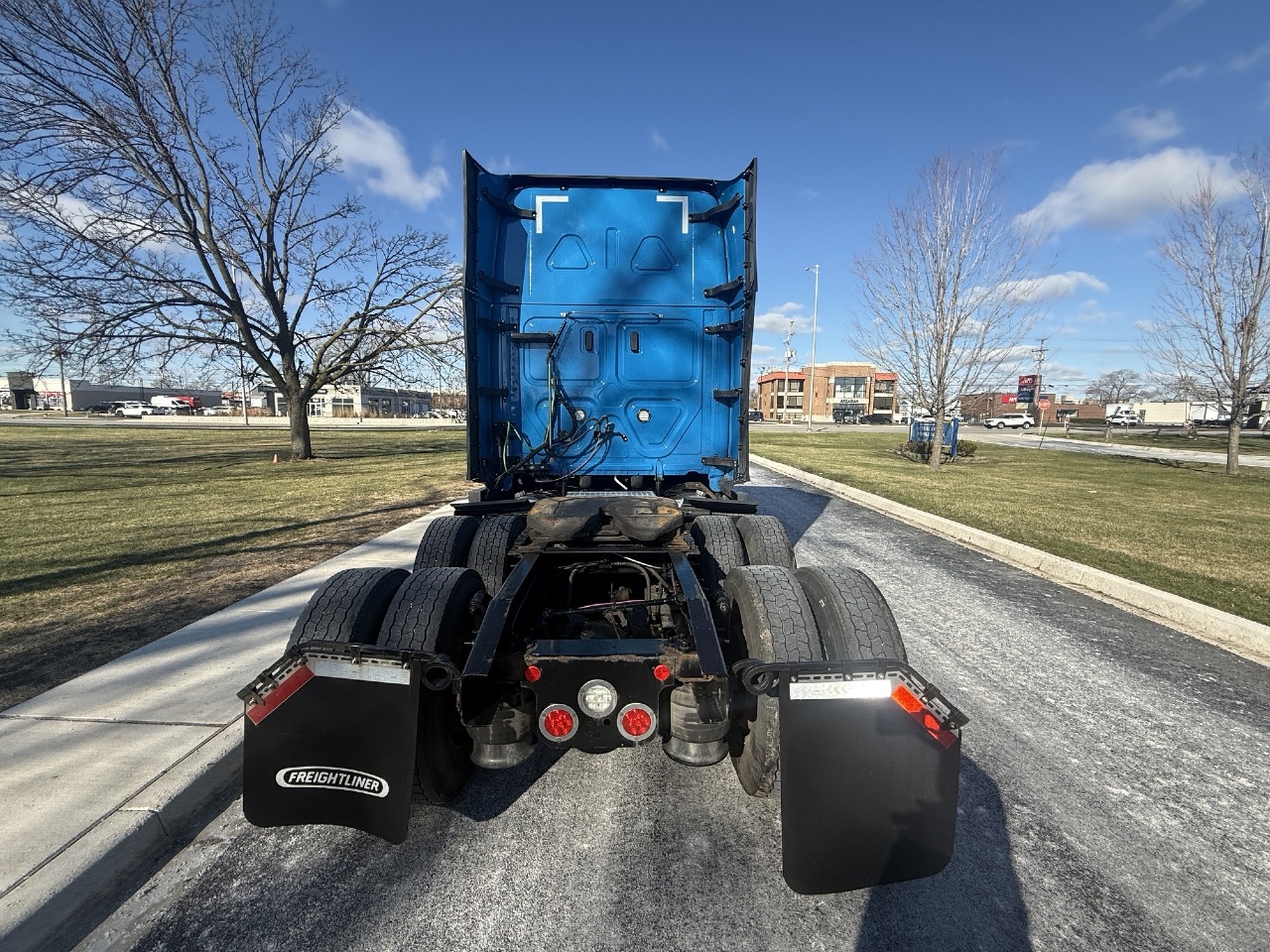 2023 Freightliner Cascadia - image 7