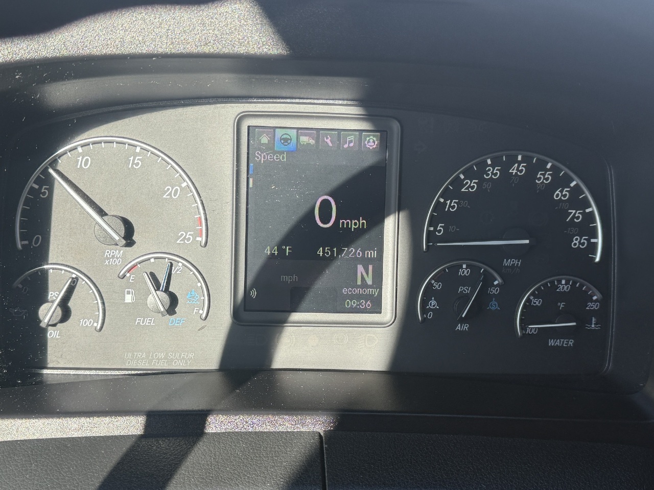 2023 Freightliner Cascadia - image 9