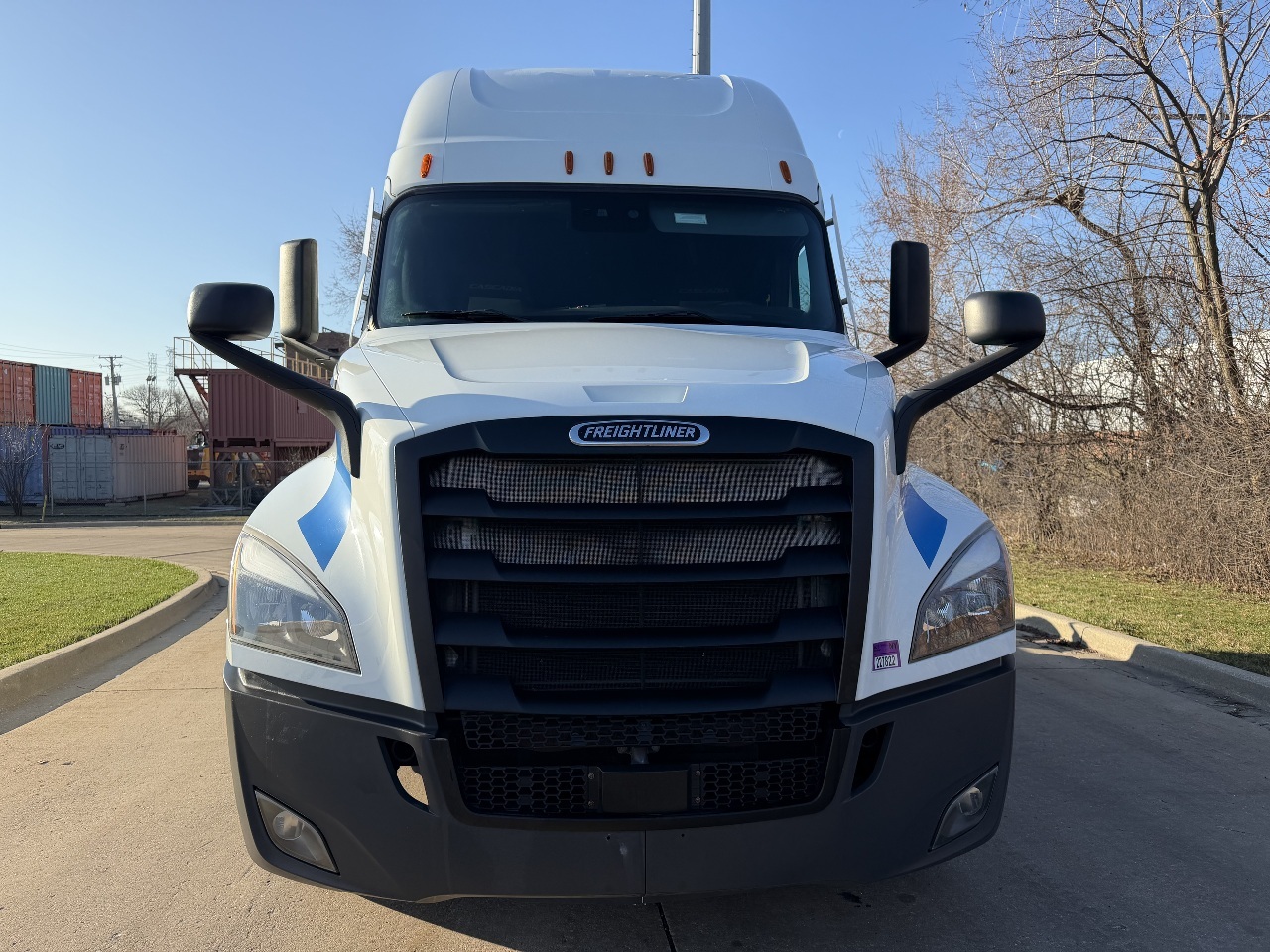 2022 Freightliner Cascadia - image 2