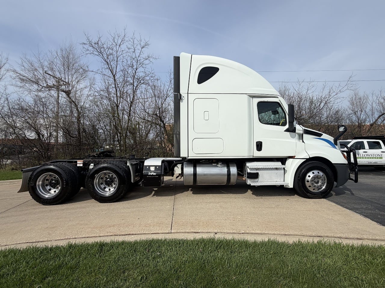 2023 Freightliner Cascadia - image 9
