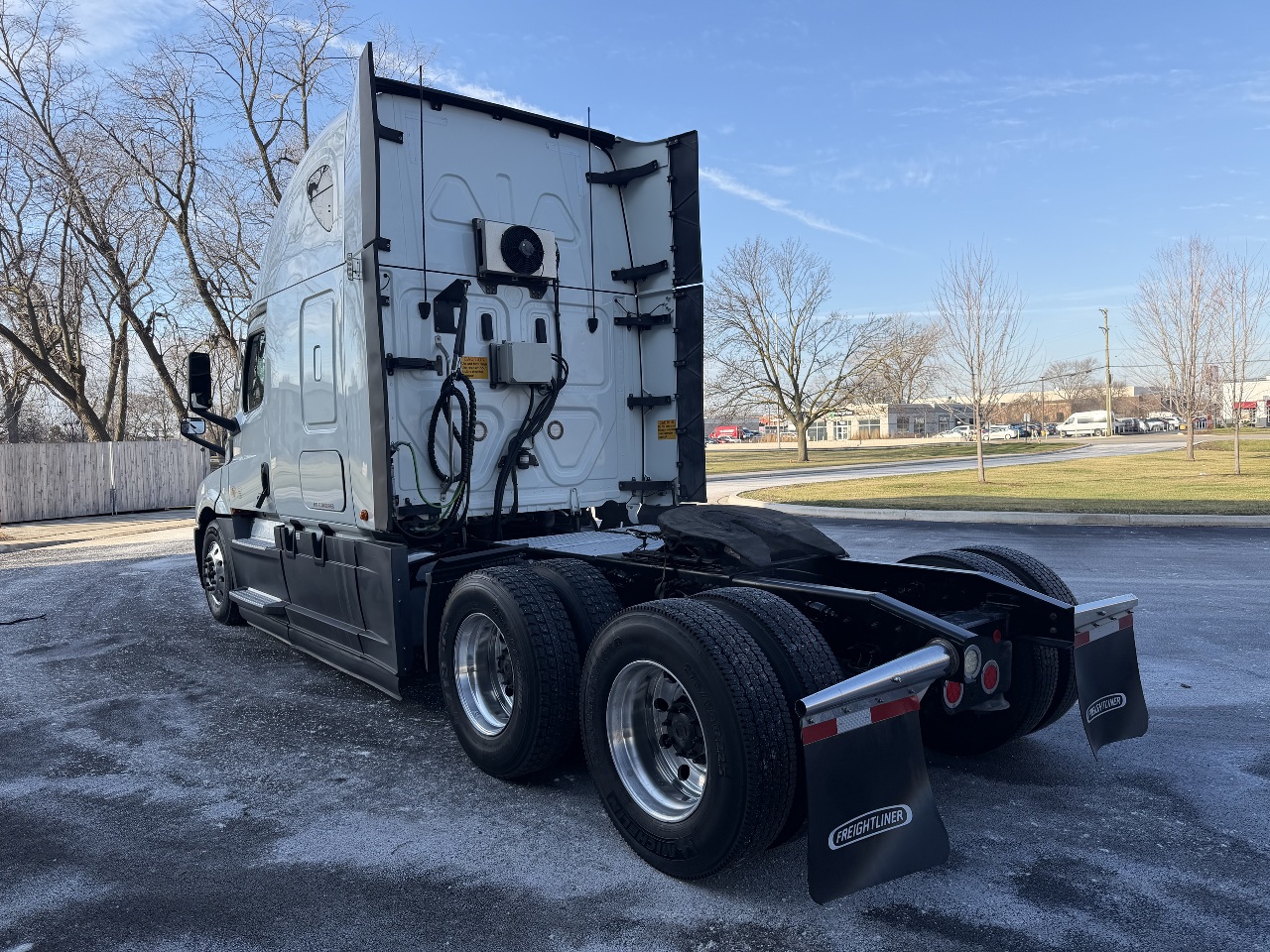 2022 Freightliner Cascadia - image 12