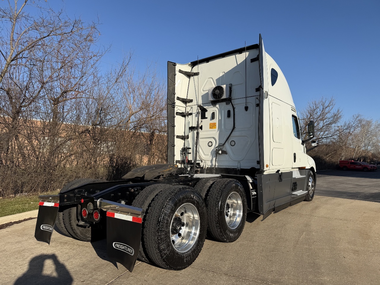 2022 Freightliner Cascadia - image 4