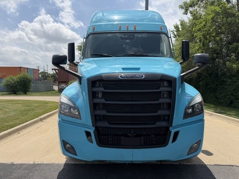 2025 FREIGHTLINER Cascadia Tandem Axle Sleeper #47799
