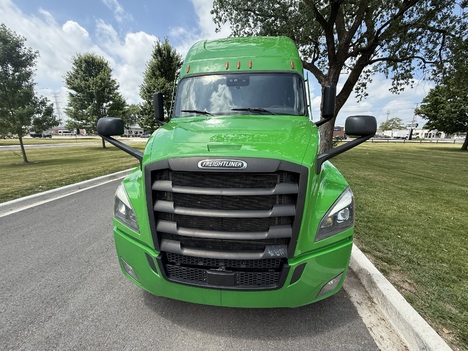 2025 FREIGHTLINER Cascadia Tandem Axle Sleeper #47800