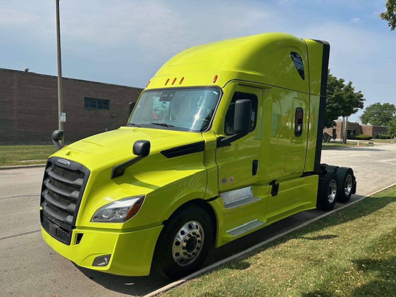 2025 Freightliner Cascadia in York Street Elmhurst, IL — photo 3