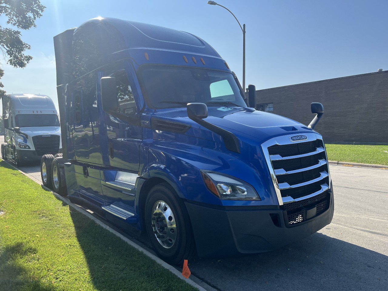 2022 Freightliner Cascadia in York Street Elmhurst, IL — photo 2