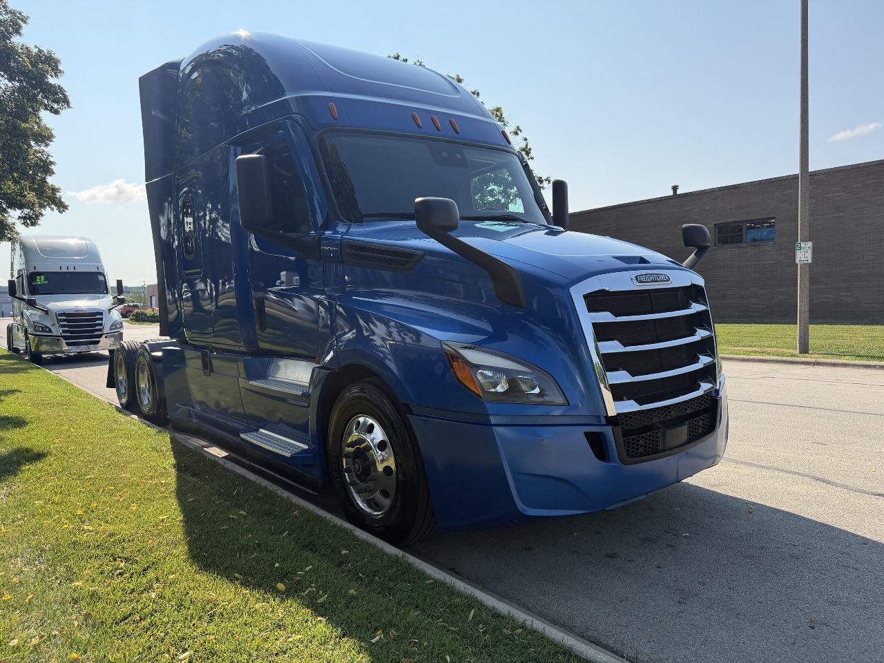 2022 Freightliner Cascadia in York Street Elmhurst, IL — photo 3