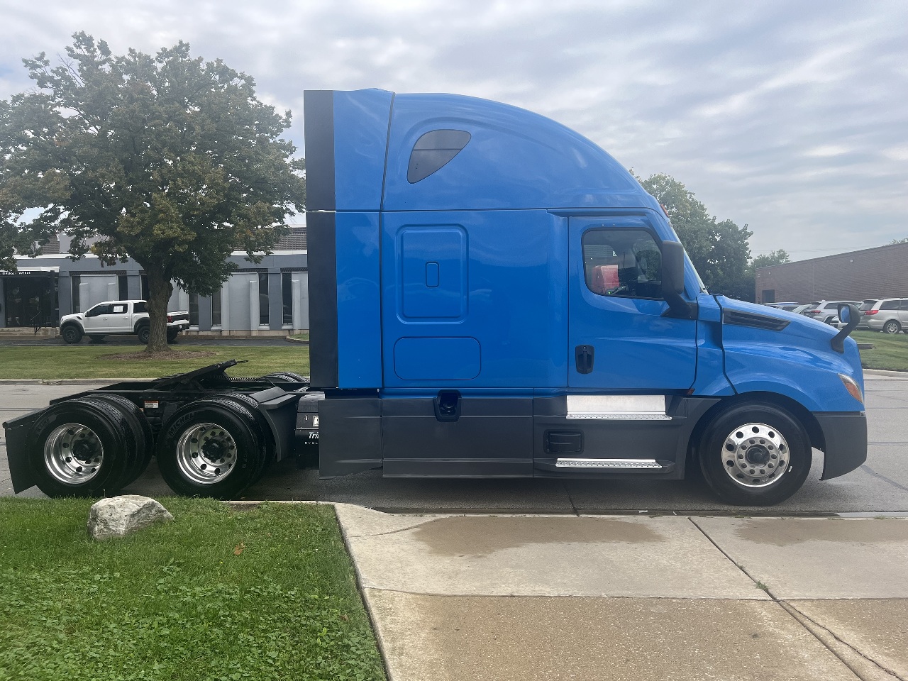 2023 Freightliner Cascadia in York Street Elmhurst, IL — photo 4