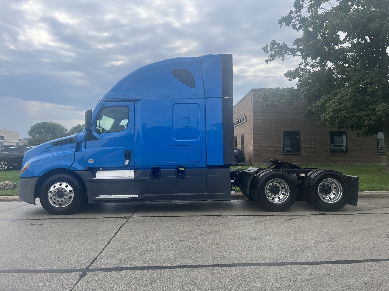 2023 Freightliner Cascadia in York Street Elmhurst, IL — photo 7