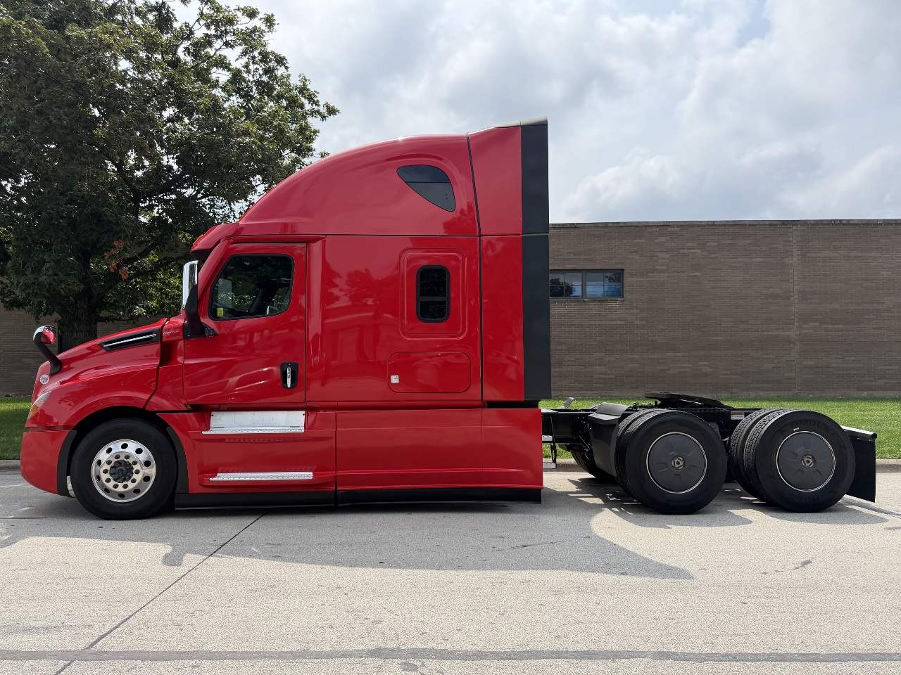 2025 Freightliner Cascadia in York Street Elmhurst, IL — photo 7