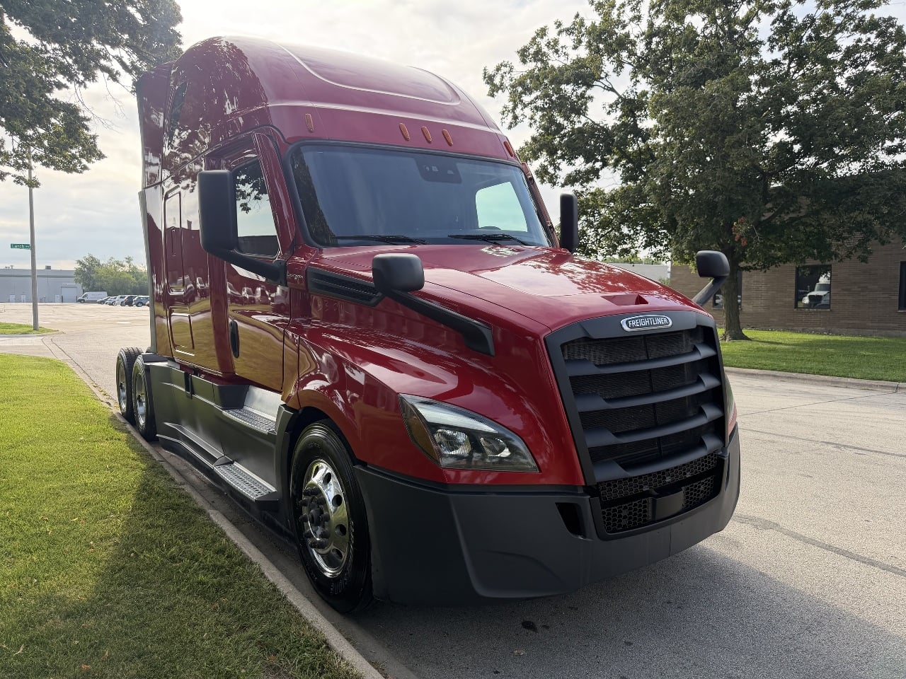 2023 Freightliner Cascadia in York Street Elmhurst, IL — photo 4