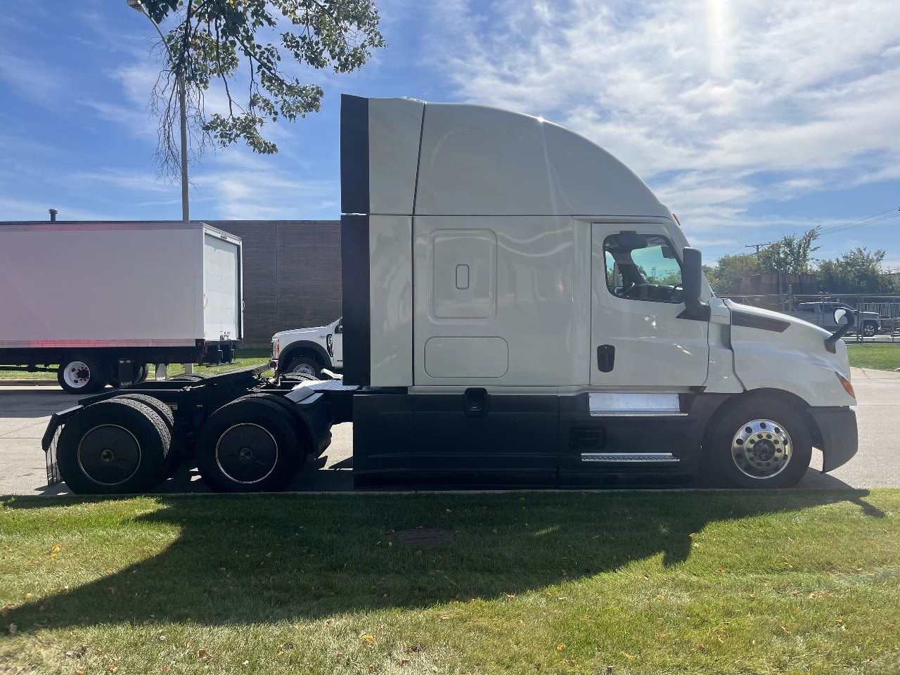 2022 Freightliner Cascadia in York Street Elmhurst, IL — photo 3