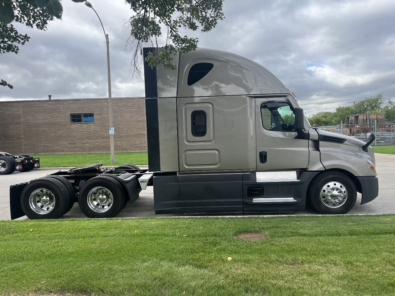 2023 Freightliner Cascadia in York Street Elmhurst, IL — photo 4