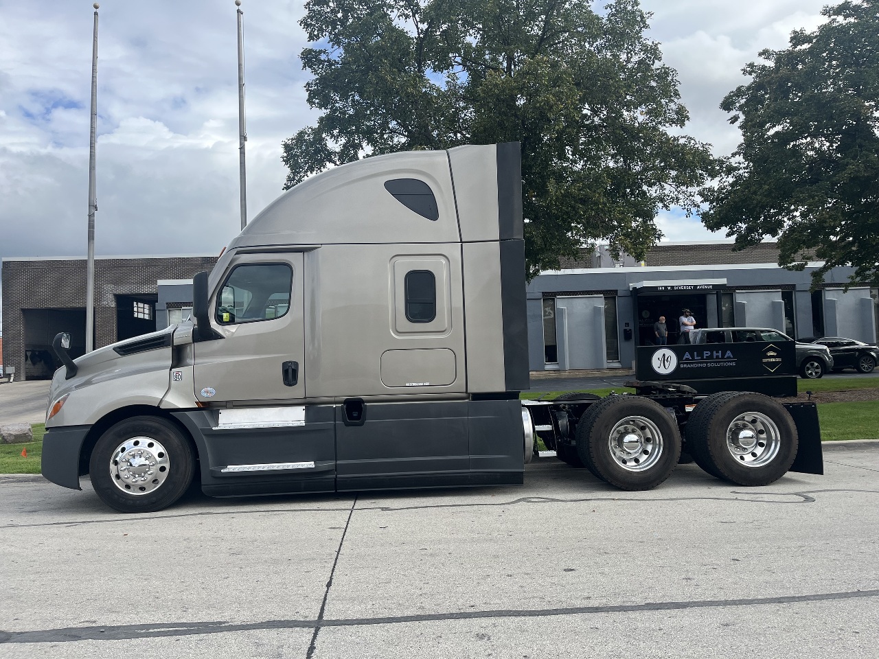 2023 Freightliner Cascadia in York Street Elmhurst, IL — photo 5