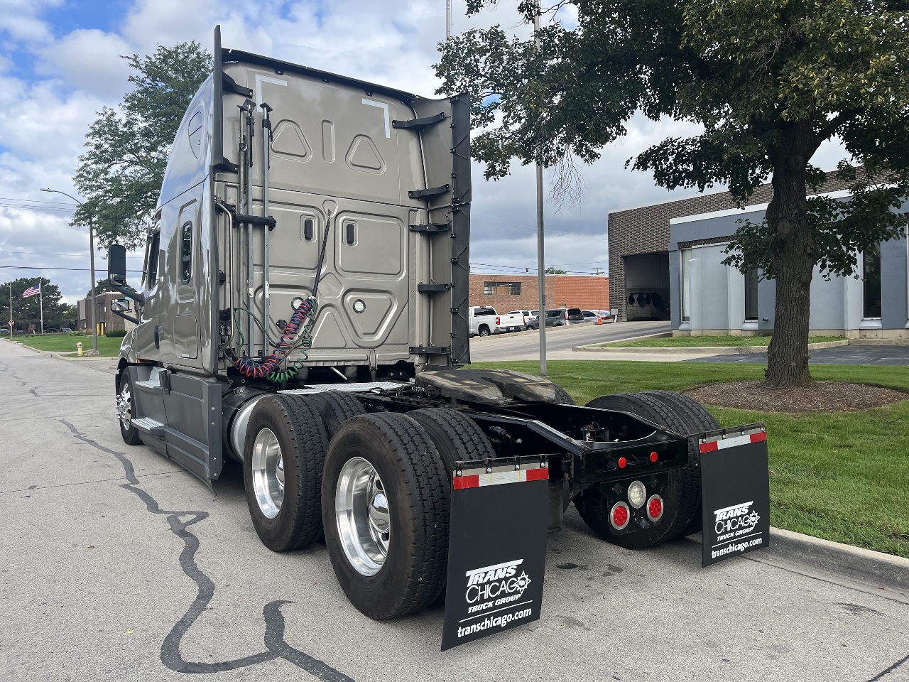 2023 Freightliner Cascadia in York Street Elmhurst, IL — photo 8