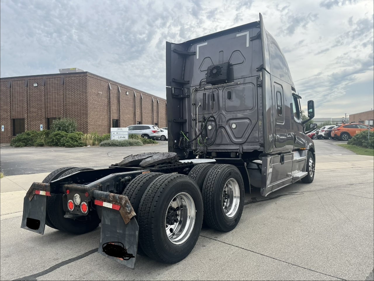 2023 Freightliner Cascadia in York Street Elmhurst, IL — photo 5