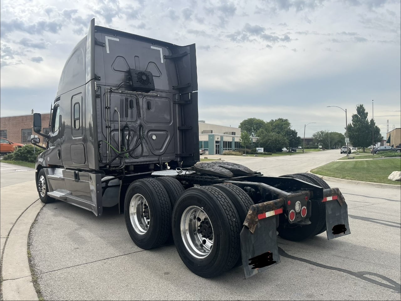 2023 Freightliner Cascadia in York Street Elmhurst, IL — photo 7