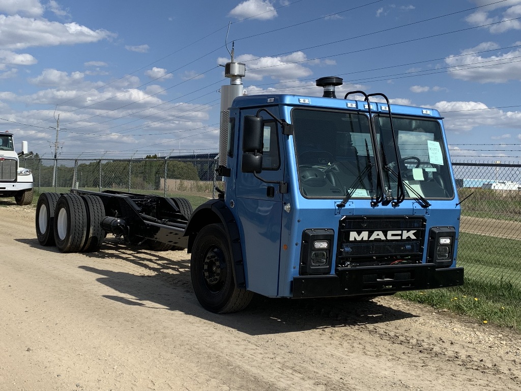 2021 MACK LR64 CAB CHASSIS TRUCK #874982
