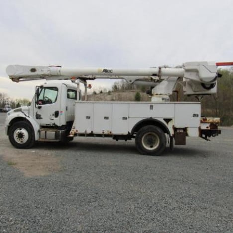 2013 FREIGHTLINER M2-106 Bucket Boom Truck #