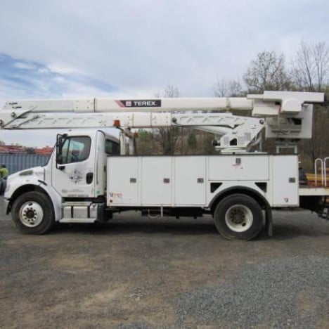 2015 FREIGHTLINER M2-106 Bucket Boom Truck #