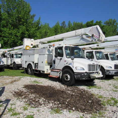 2011 FREIGHTLINER M2-106 Bucket Boom Truck #