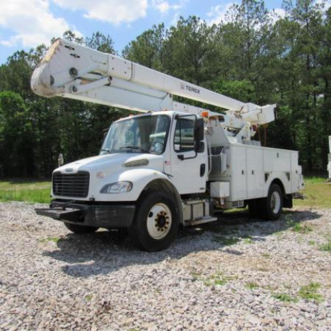 2011-freightliner-m2-106-bucket-boom-truck #1452377