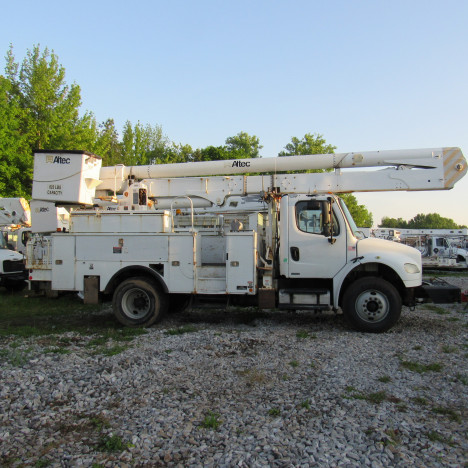 2010-freightliner-m2-106-bucket-boom-truck #1452379