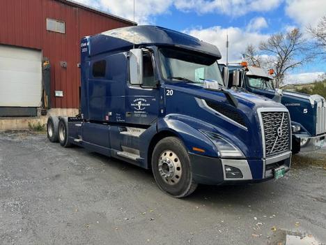 2021 VOLVO VNL64T740 * Tandem Axle Sleeper