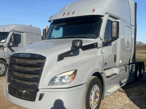 2022-freightliner-cascadia-ca126-tandem-axle-sleeper #1393