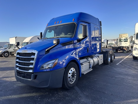 2020-freightliner-cascadia-ca126-tandem-axle-sleeper #1396