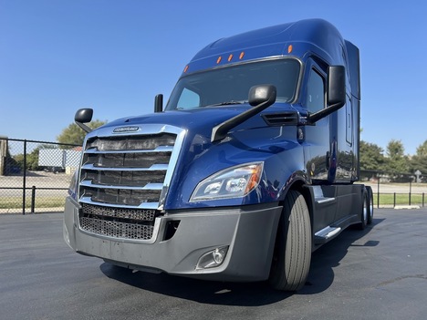 2021-freightliner-cascadia-ca126-tandem-axle-sleeper #1408