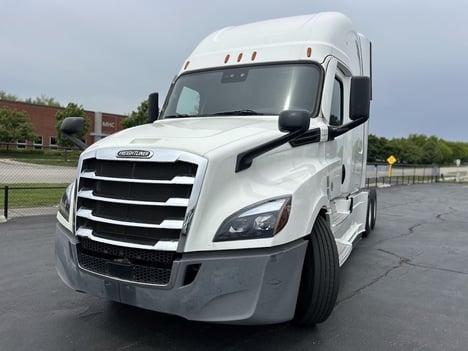 2021-freightliner-cascadia-ca126-tandem-axle-sleeper #1413