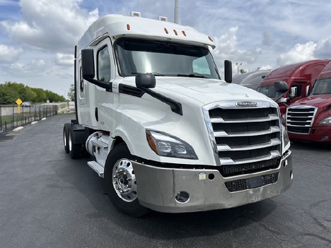 2020 FREIGHTLINER Cascadia CA126 Sleeper #1414