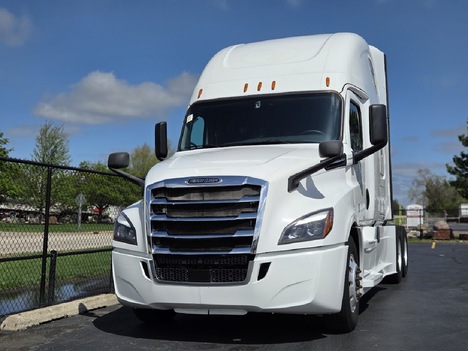 2020-freightliner-cascadia-ca126-tandem-axle-sleeper #1426