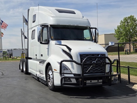 2024 VOLVO VNL64T860 * Sleeper