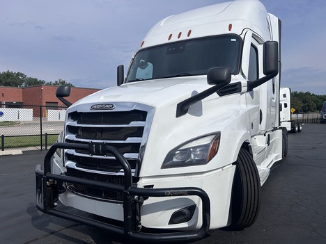 2024-freightliner-cascadia-ca126-tandem-axle-sleeper #1440