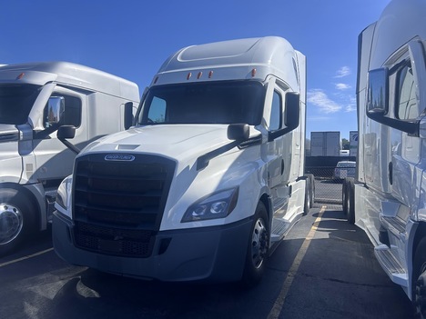 2022 FREIGHTLINER Cascadia CA126 Tandem Axle Sleeper #1448