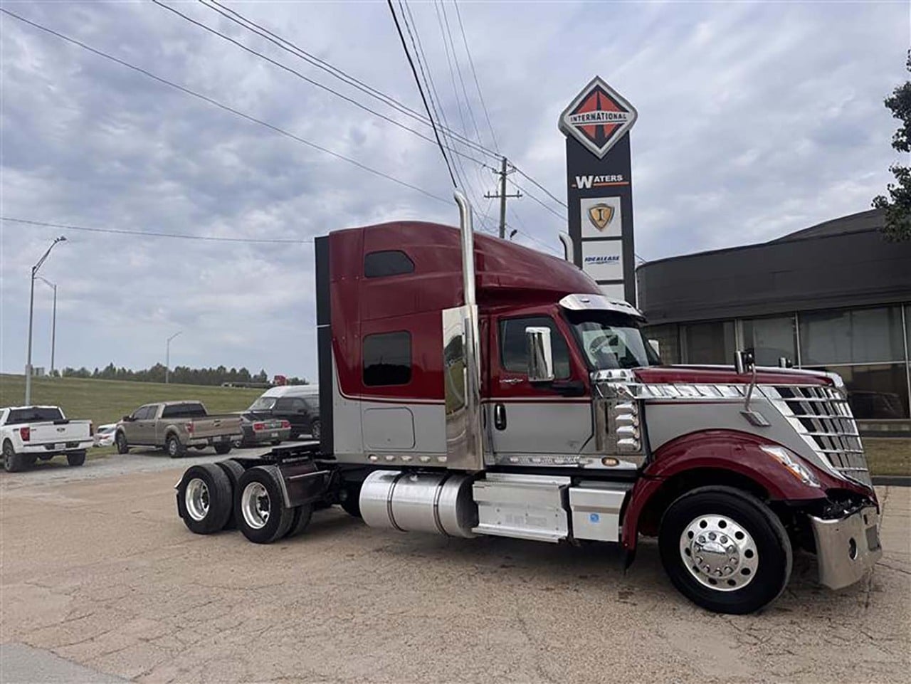 2024 INTERNATIONAL LONESTAR Sleeper #1 2024 INTERNATIONAL LONESTAR Sleeper #1