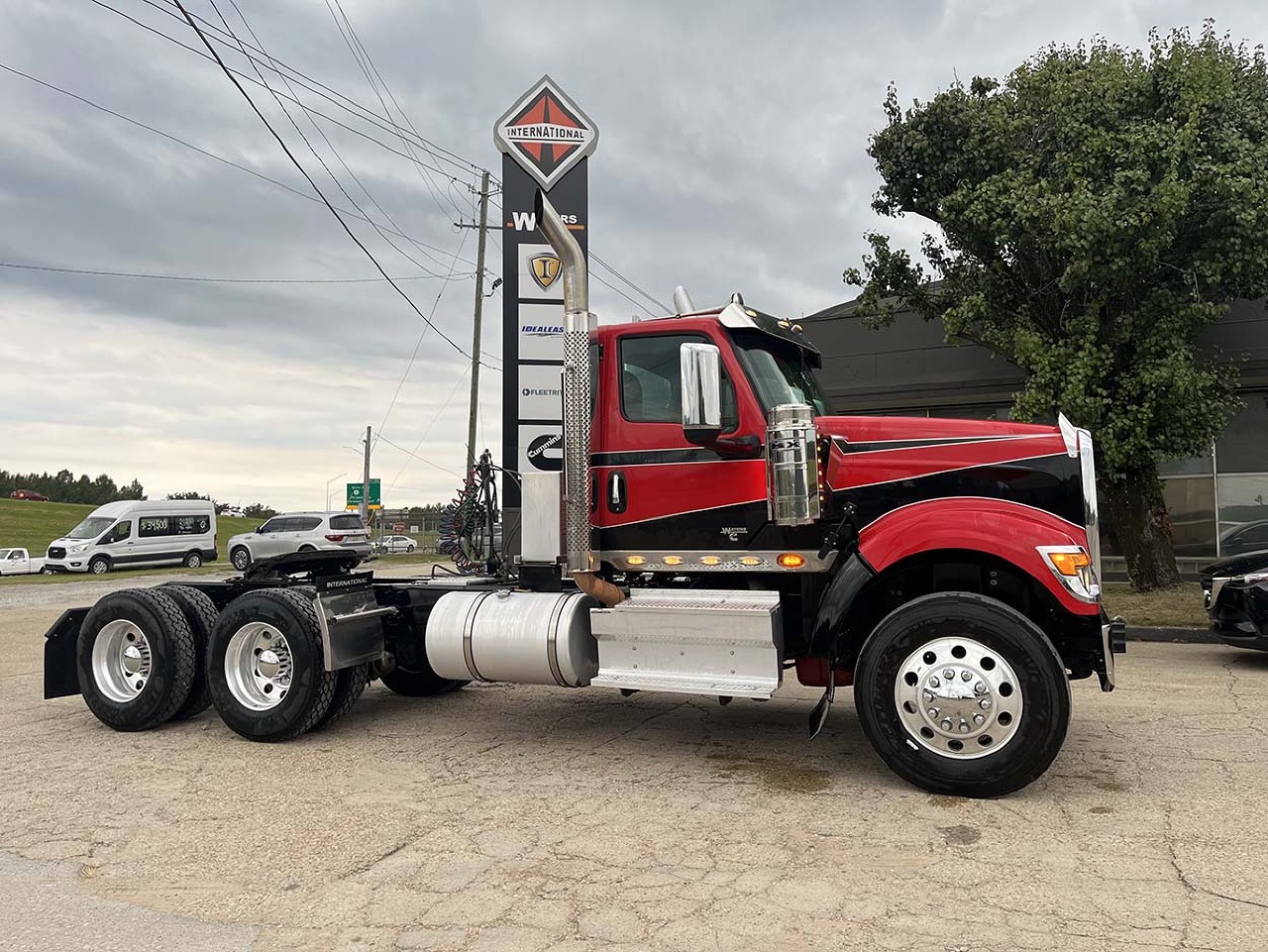 2024 INTERNATIONAL HX 520 Daycab #1 2024 INTERNATIONAL HX 520 Daycab #1