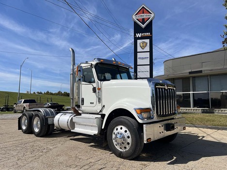 2020-international-hx-520-daycab #4001