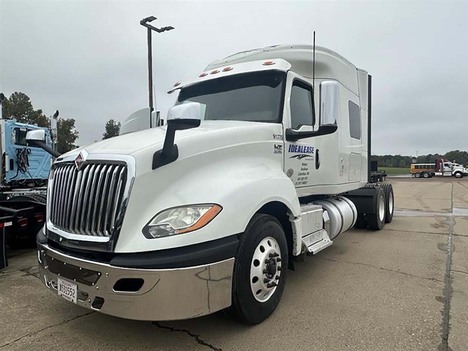 2019 INTERNATIONAL LT 625 Sleeper #4024