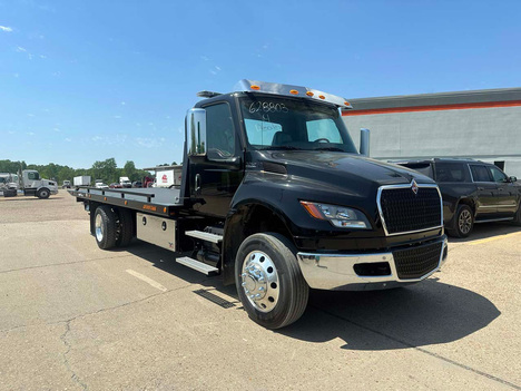 2025 INTERNATIONAL MV Rollback Tow Truck #4081