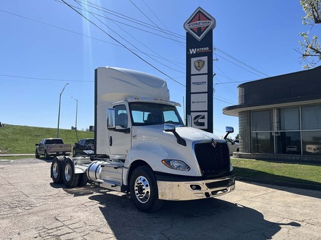 2027 INTERNATIONAL LT 625 Daycab #4106