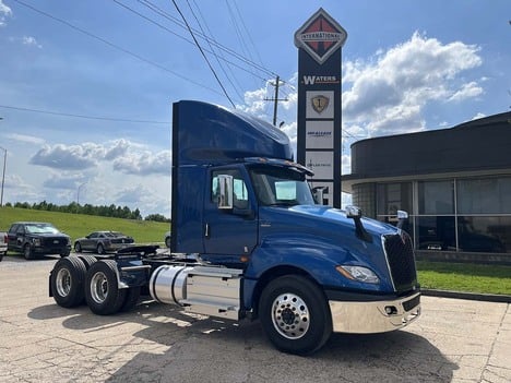 2027 INTERNATIONAL LT 625 Daycab #4194 2027 INTERNATIONAL LT 625 Daycab #4194