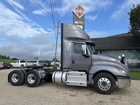 2027 INTERNATIONAL LT 625 Daycab #4195 2027 INTERNATIONAL LT 625 Daycab #4195