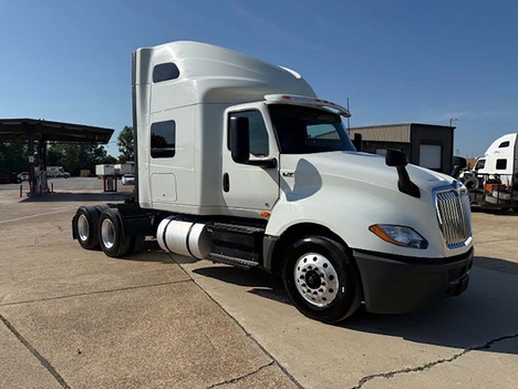 2022 INTERNATIONAL LT 625 Sleeper #4200