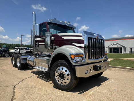 2027 INTERNATIONAL HX 520 Daycab #4201