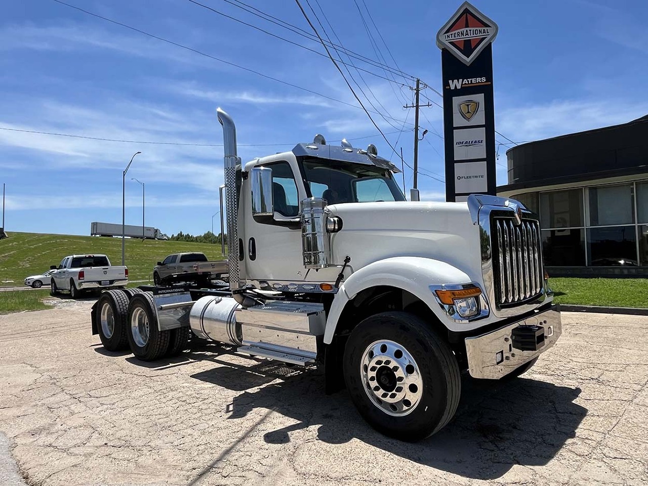 2027 INTERNATIONAL HX 520 Daycab #1 2027 INTERNATIONAL HX 520 Daycab #1