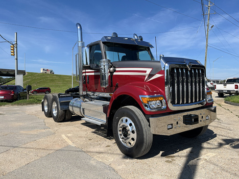 2027-international-hx-520-daycab #4205