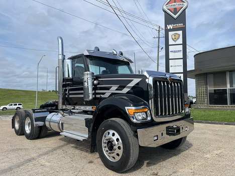 2027-international-hx-520-daycab #4210